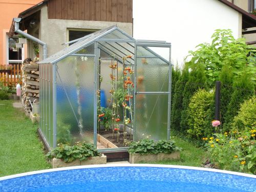 skleník LIMES Hobby H6/4,5 1,97x4,48 m rozptylové sklo 4 mm