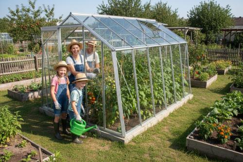 skleník LIMES Hobby H7/4,5 2,47x4,48 m čiré sklo 4 mm