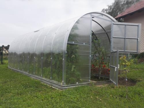 Zahradní skleník z polykarbonátu Gardentec Classic 4 mm 8 x 3 m